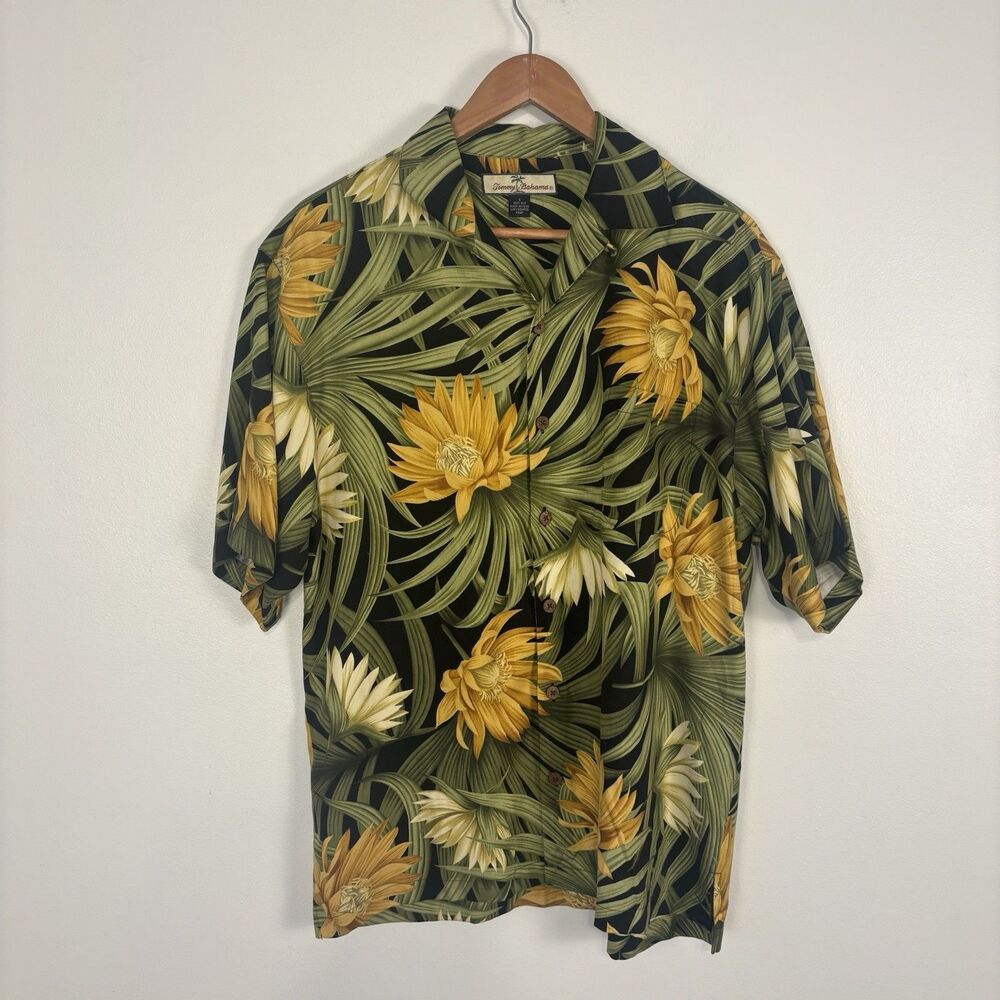 Tommy Bahama Hawaiian Shirt Mens Small Short Sleeve Silk Floral Button Front